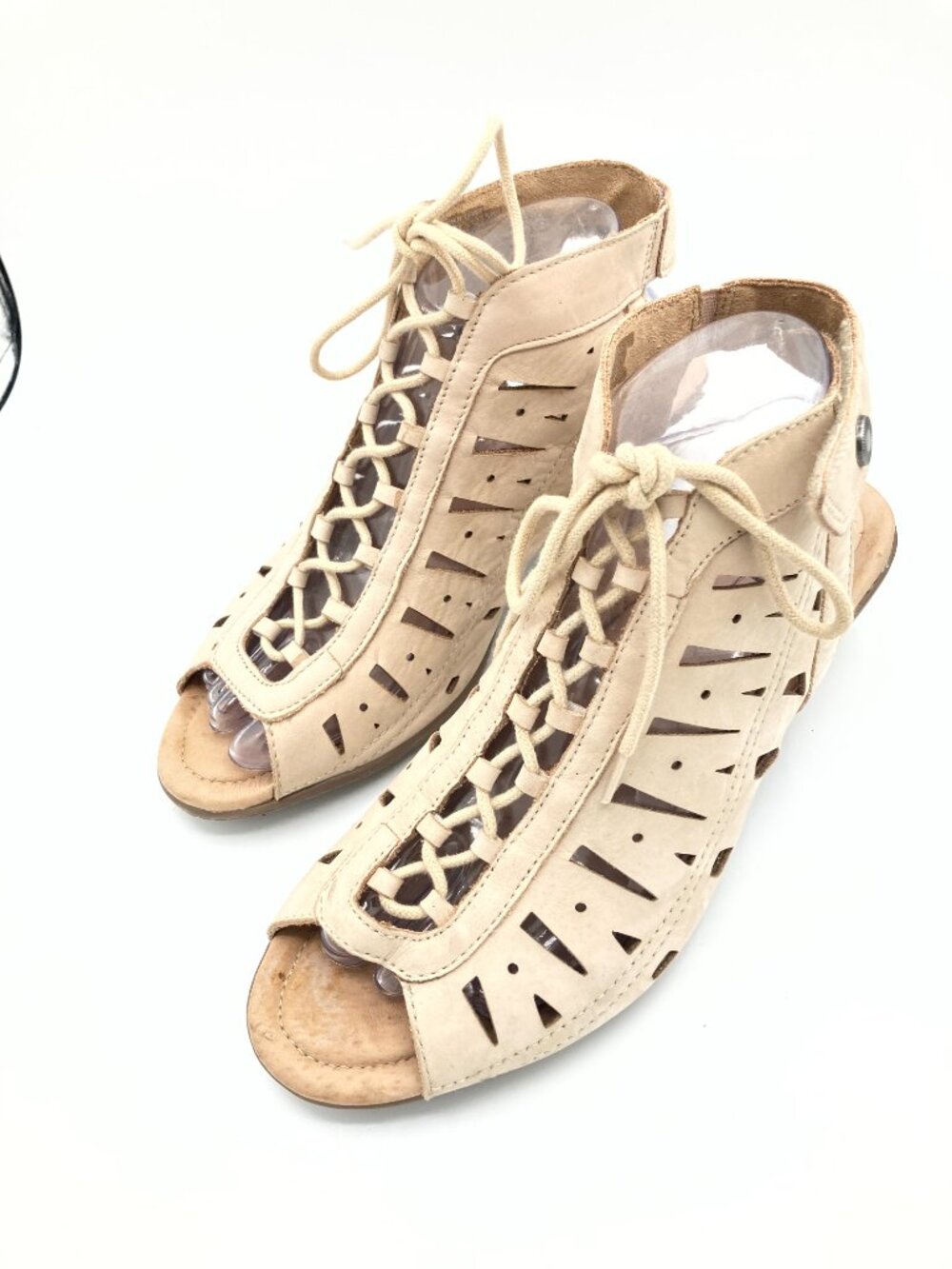 EARTH WOMENS  LACE UP  SANDEL HEELS. 8.5 - Picture 4 of 10